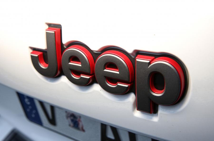Логотип Jeep Grand Cherokee Trailhawk 2017 года  (AU) (фото 12 из 40)